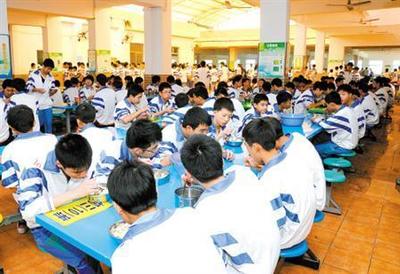 佛山里水食堂承包與工廠(chǎng)送餐服務(wù) 專(zhuān)業(yè)餐飲解決方案助力企業(yè)發(fā)展